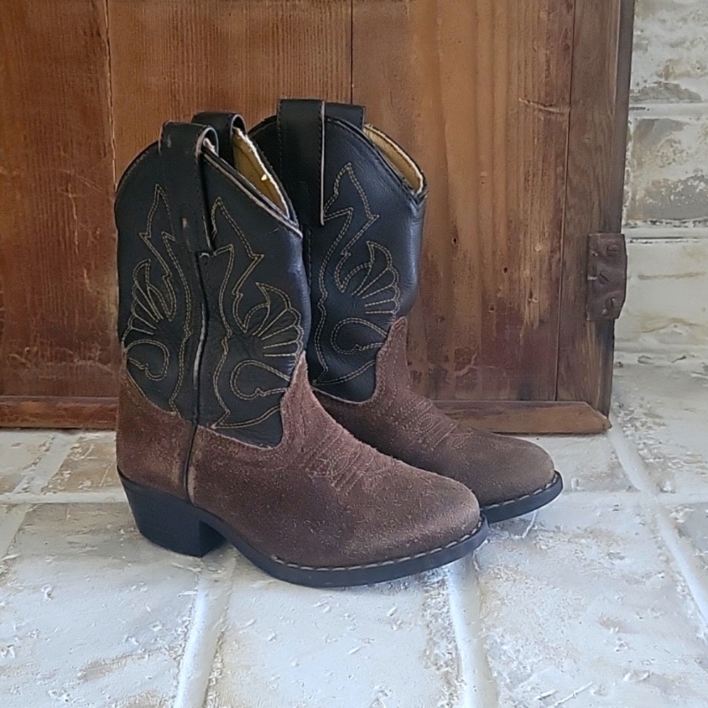 Boys cowboy boots sz 9